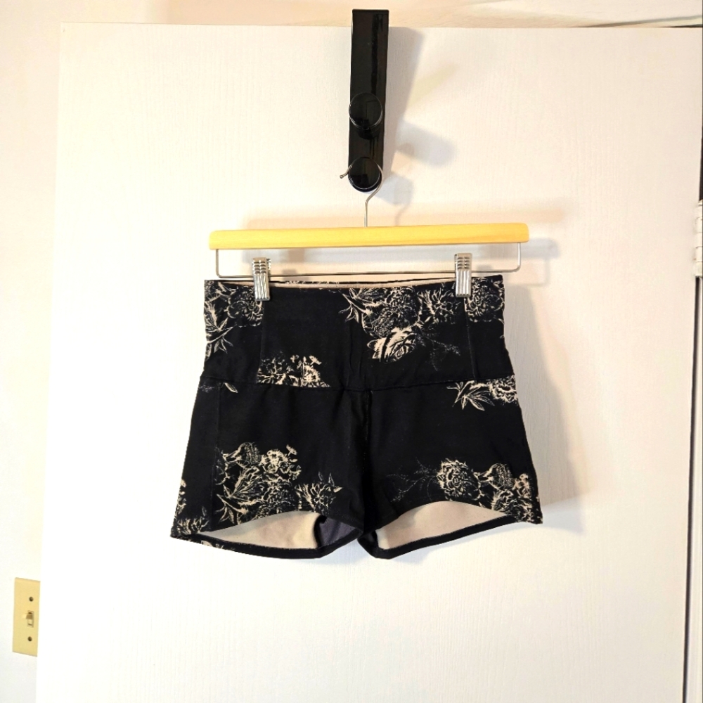 RYU shorts - size S